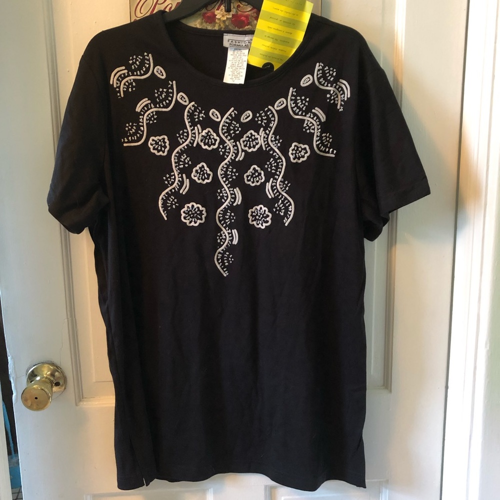 NWT Top w/Textured design